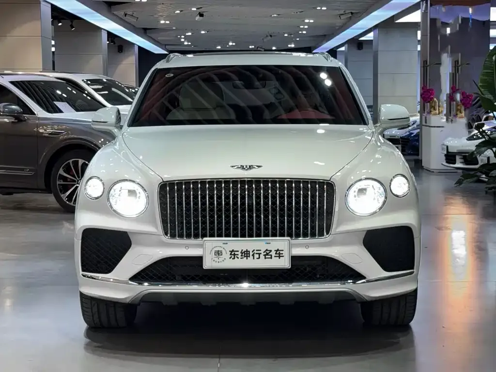 Bentley Bentayga — фото 2
