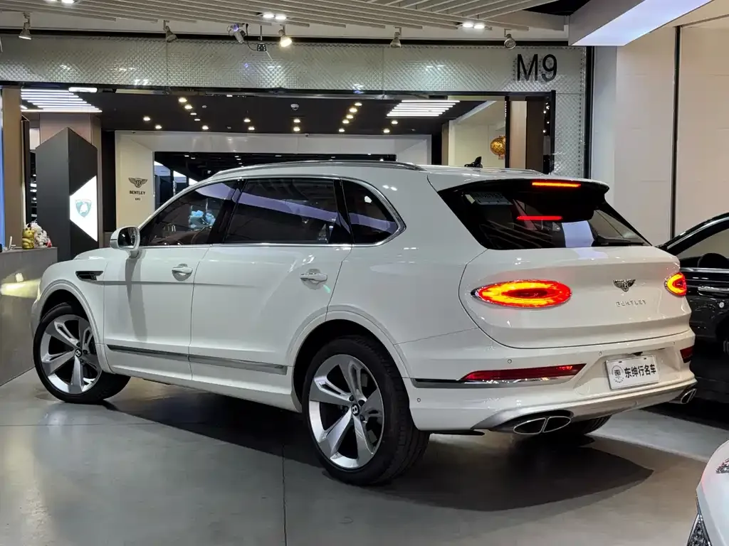 Bentley Bentayga — фото 6