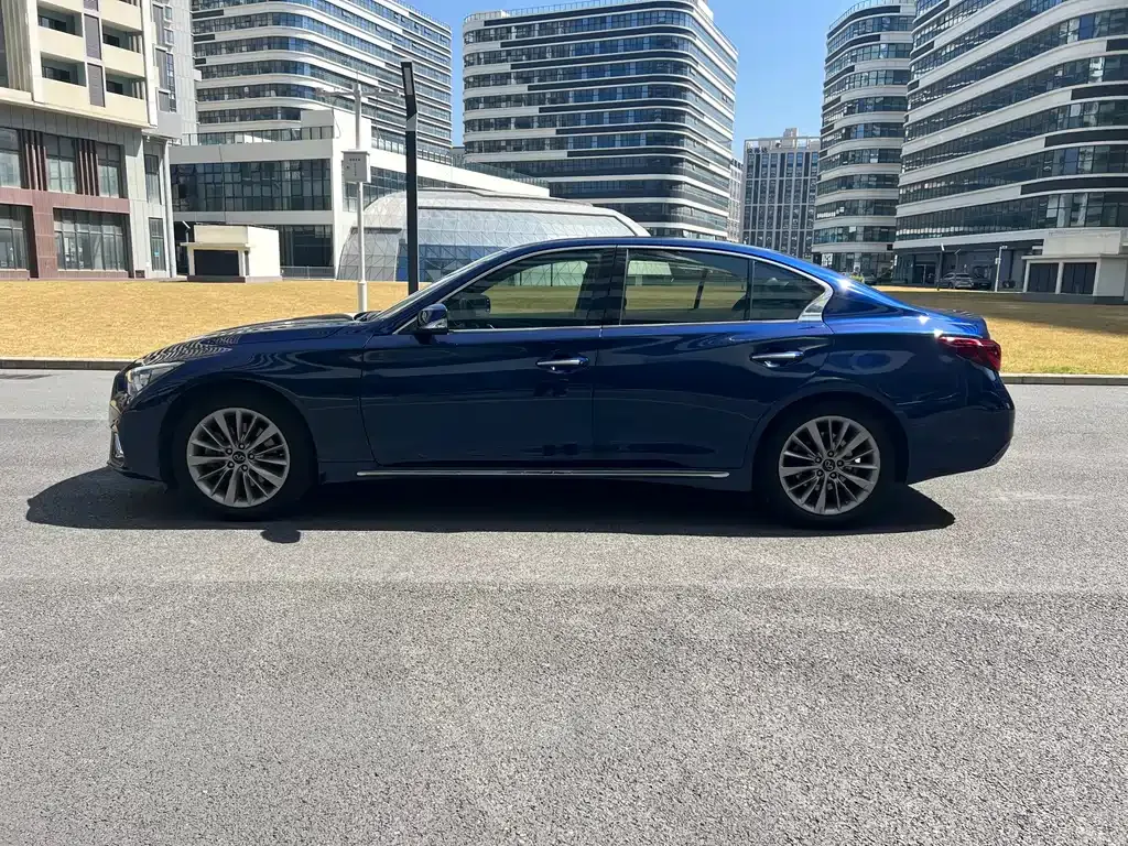 Infiniti Q50L 2021 из CN, фото 7
