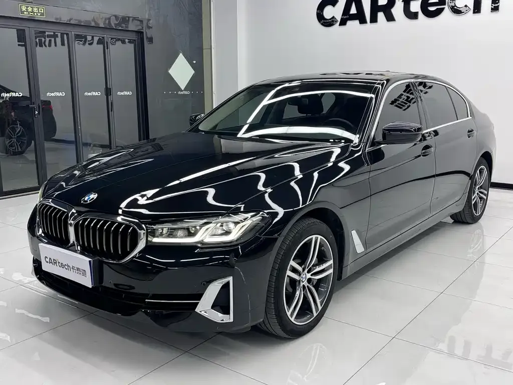 BMW 5 Series — фото 1
