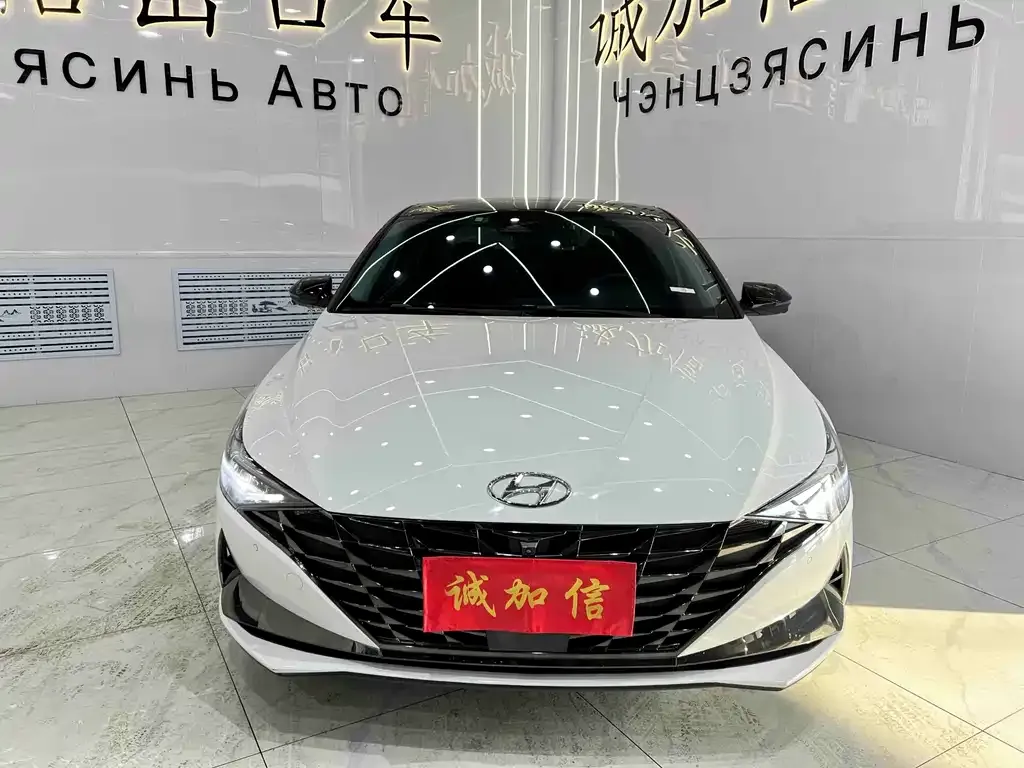 Hyundai Elantra — фото 2