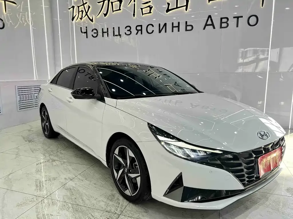 Hyundai Elantra — фото 6