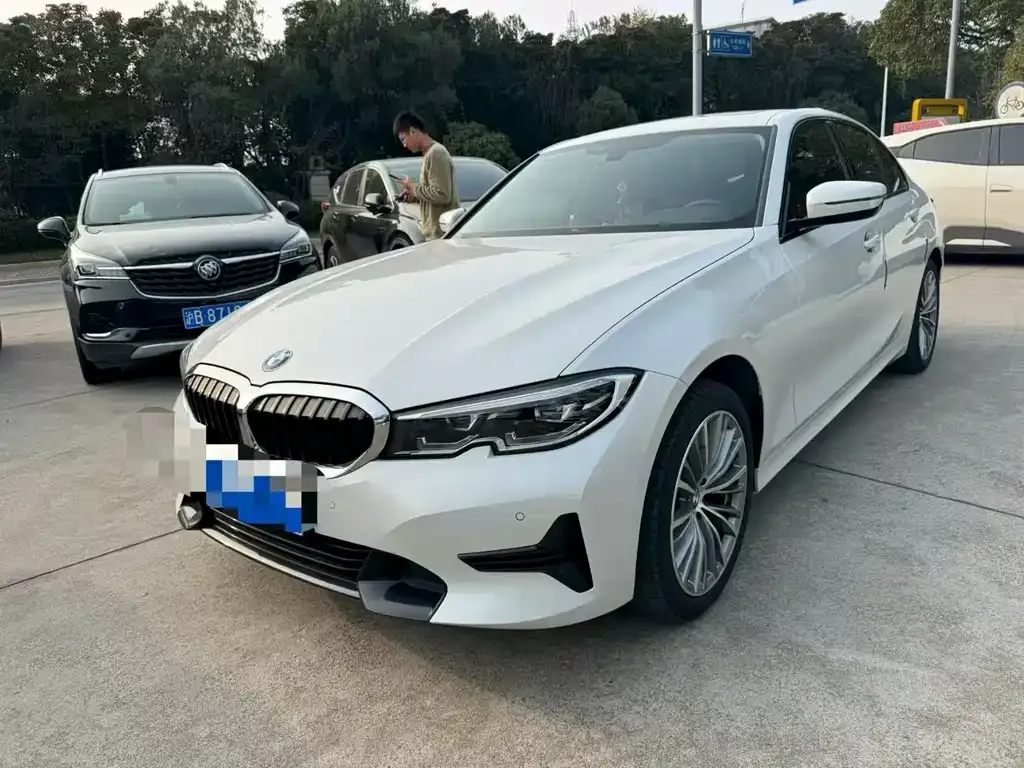 BMW 3 Series 2022 из CN, фото 9