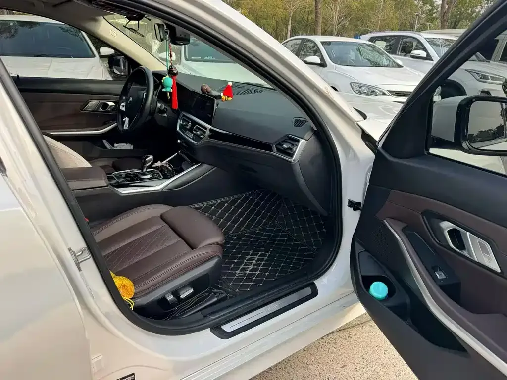 BMW 3 Series 2022 из CN, фото 5