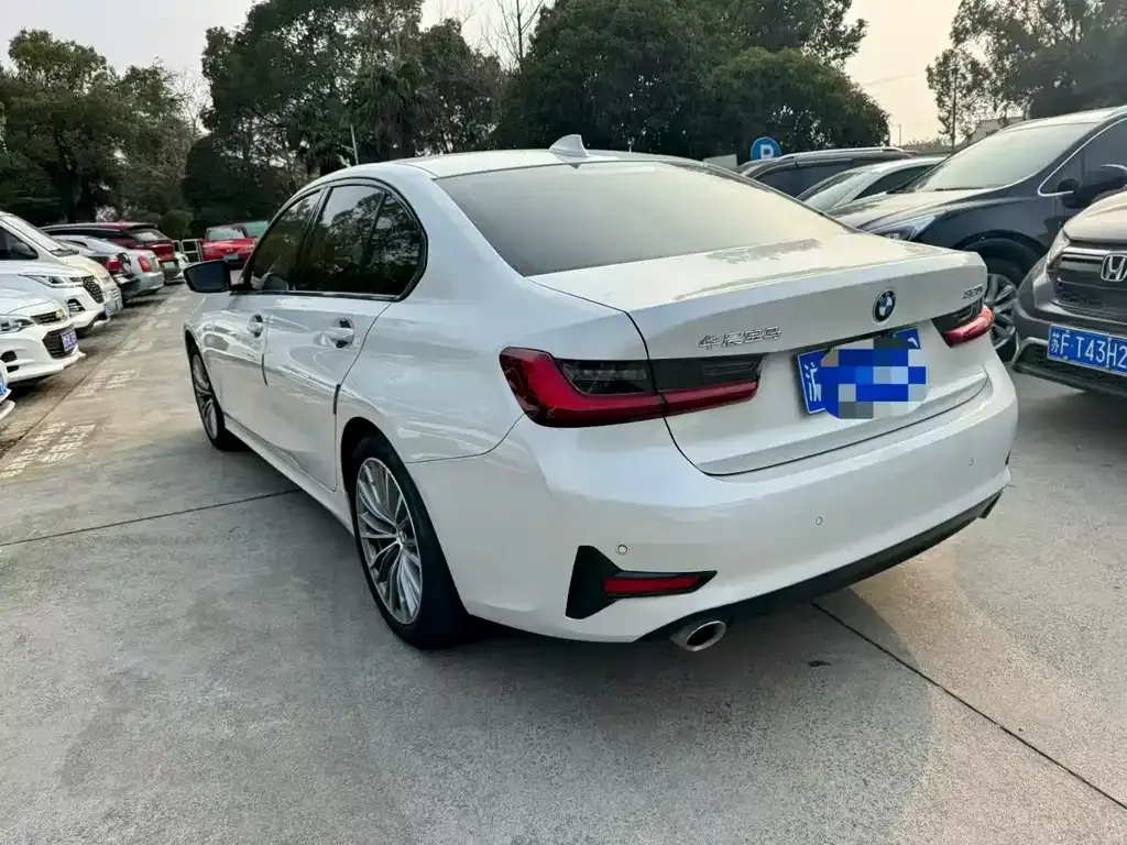 BMW 3 Series 2022 из CN, фото 2