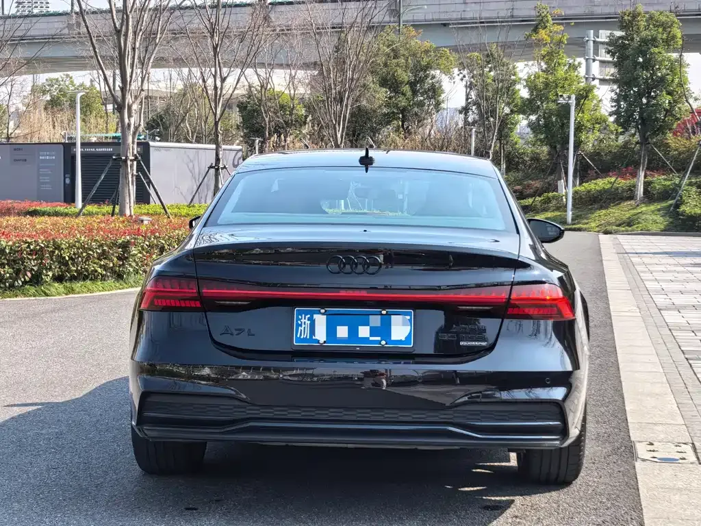 Audi A7L — фото 6