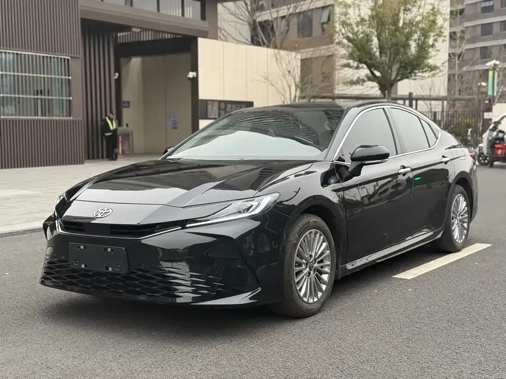 Toyota Camry 2025 из CN, фото 1