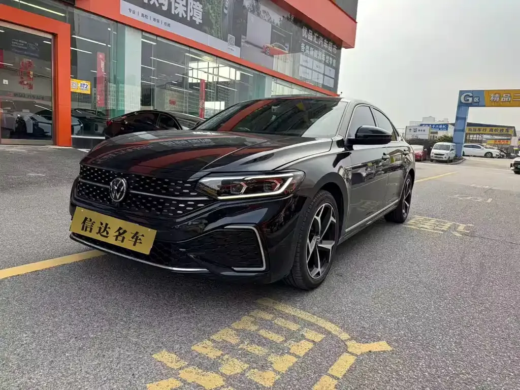Volkswagen Passat 2023 из CN, фото 1