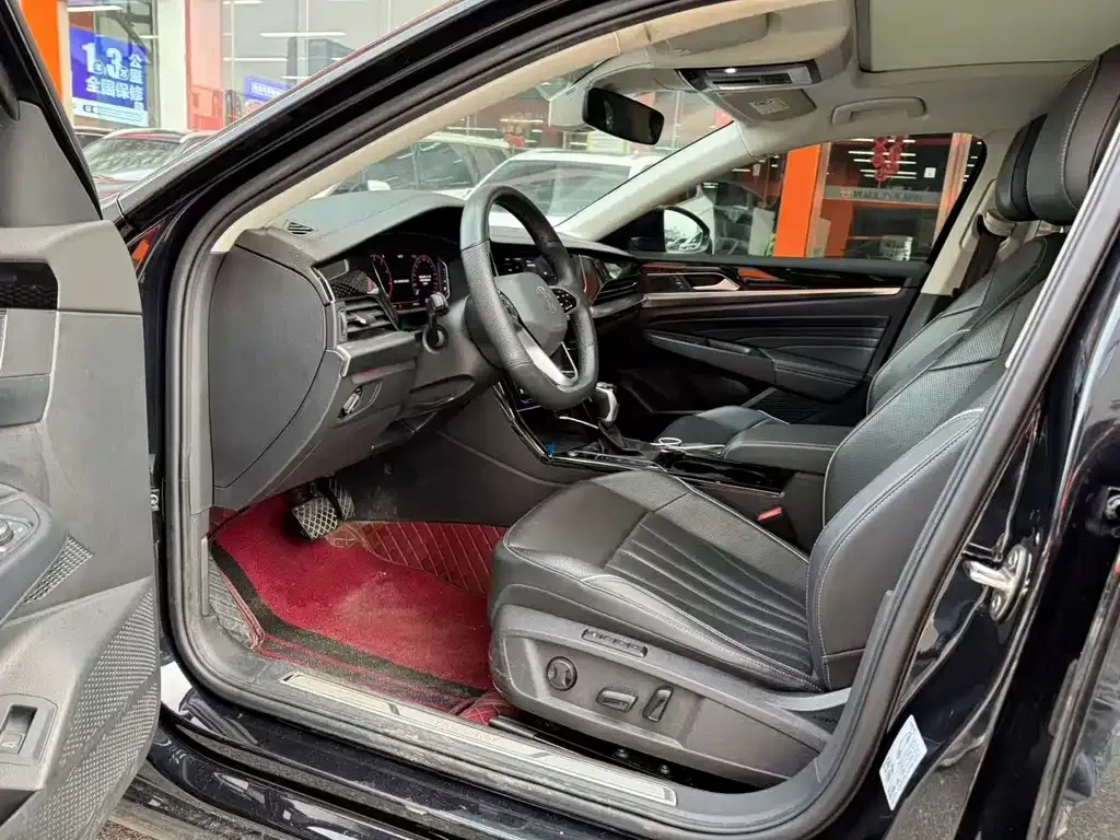 Volkswagen Passat 2023 из CN, фото 2