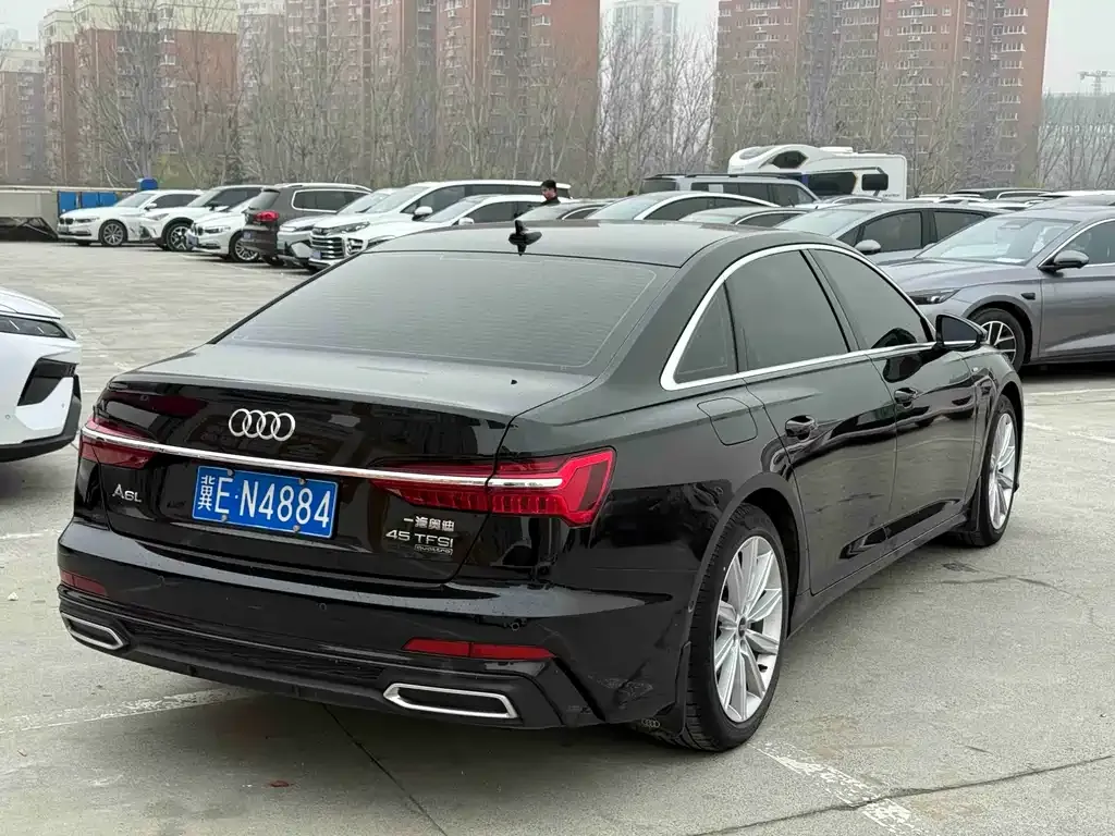 Audi A6L — фото 8