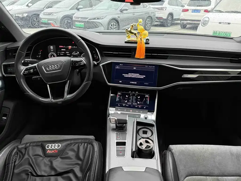 Audi A6L — фото 6