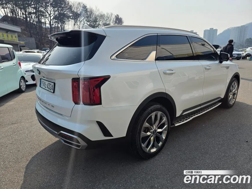 Kia Sorento — фото 8