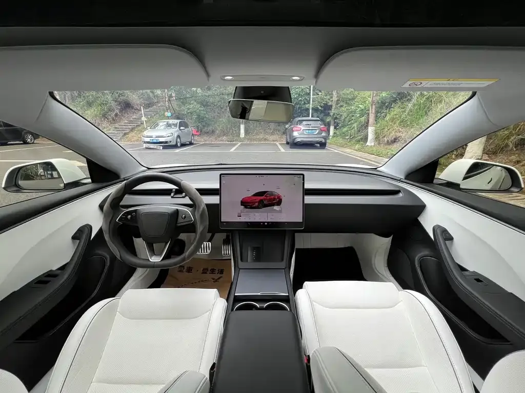Tesla Model 3 — фото 4