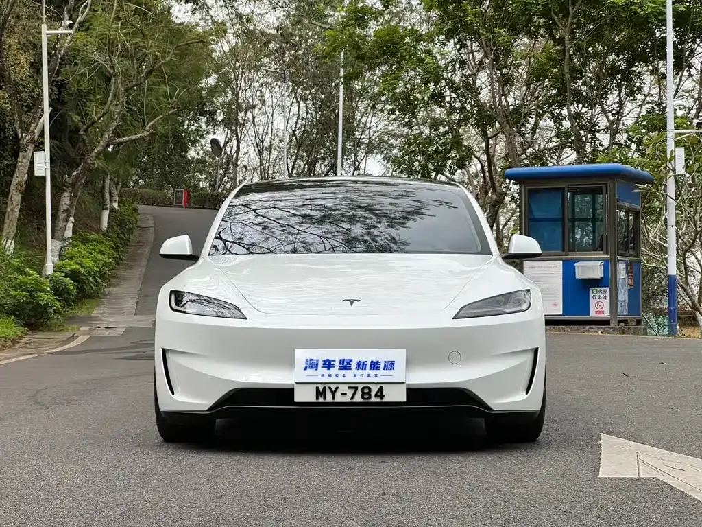 Tesla Model 3 — фото 8