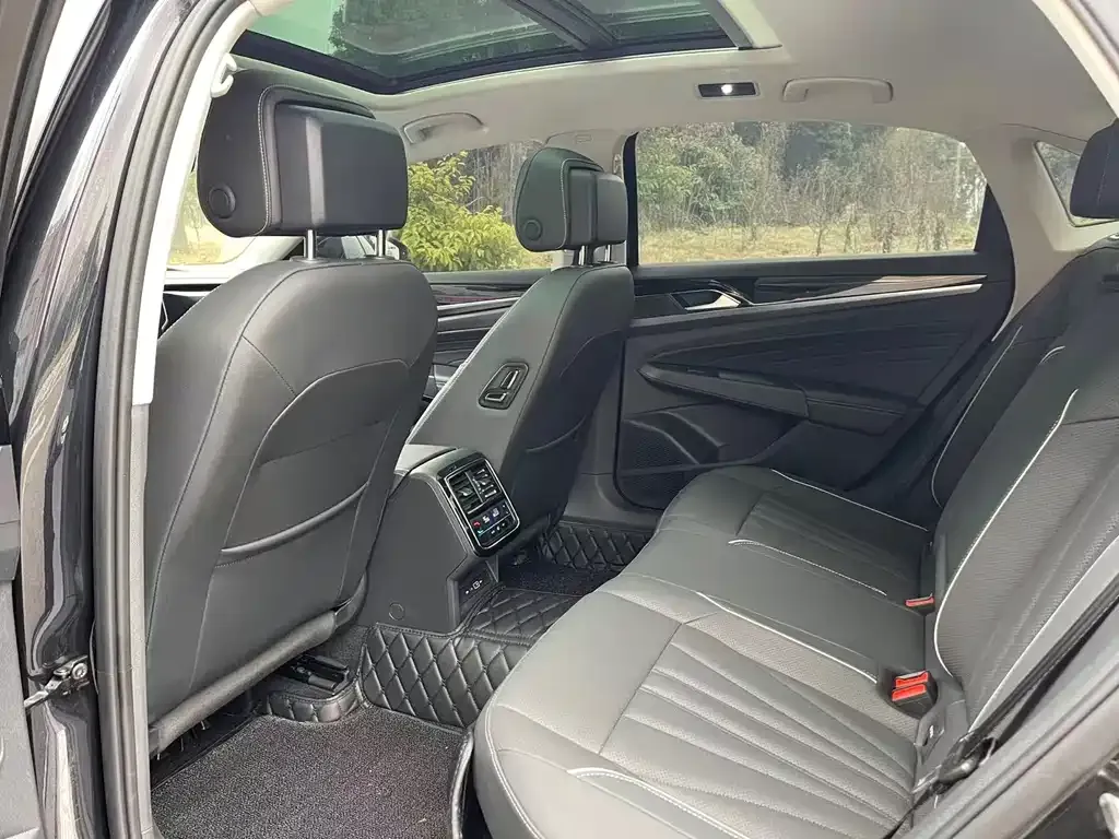 Volkswagen Passat — фото 4