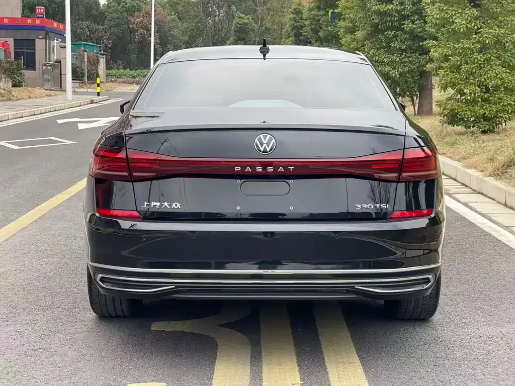 Volkswagen Passat — фото 6