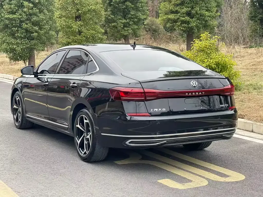 Volkswagen Passat — фото 10
