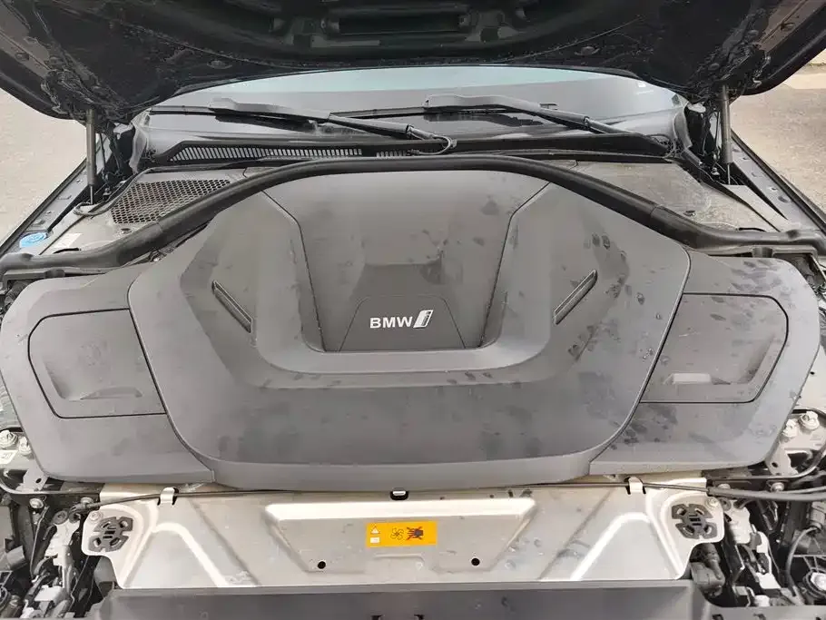BMW i4 2025 из CN, фото 7