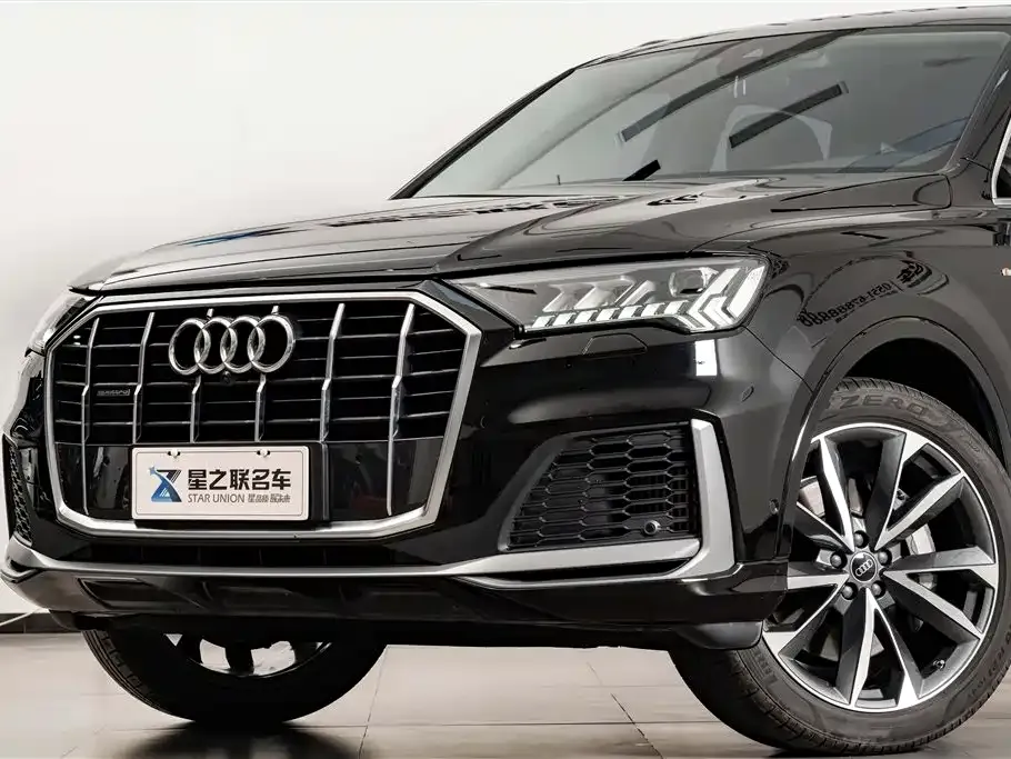 Audi Q7 — фото 9