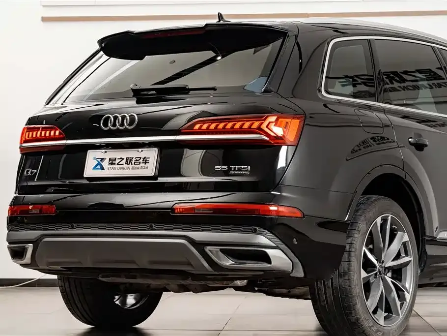 Audi Q7 — фото 5