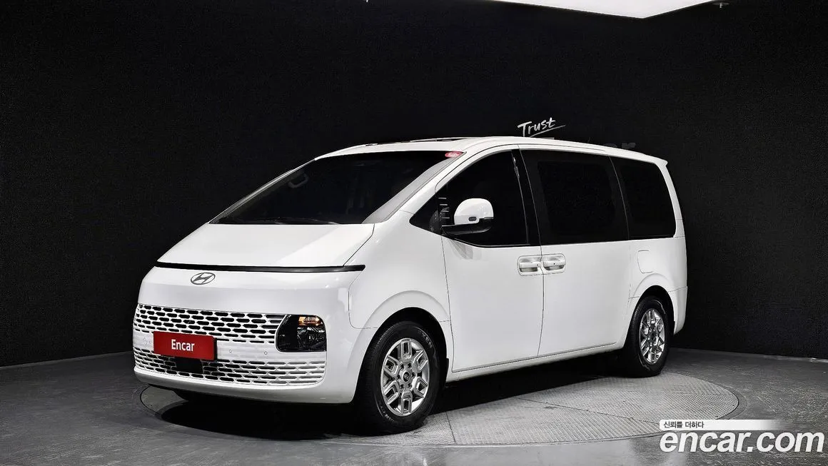 Hyundai Staria — фото 1