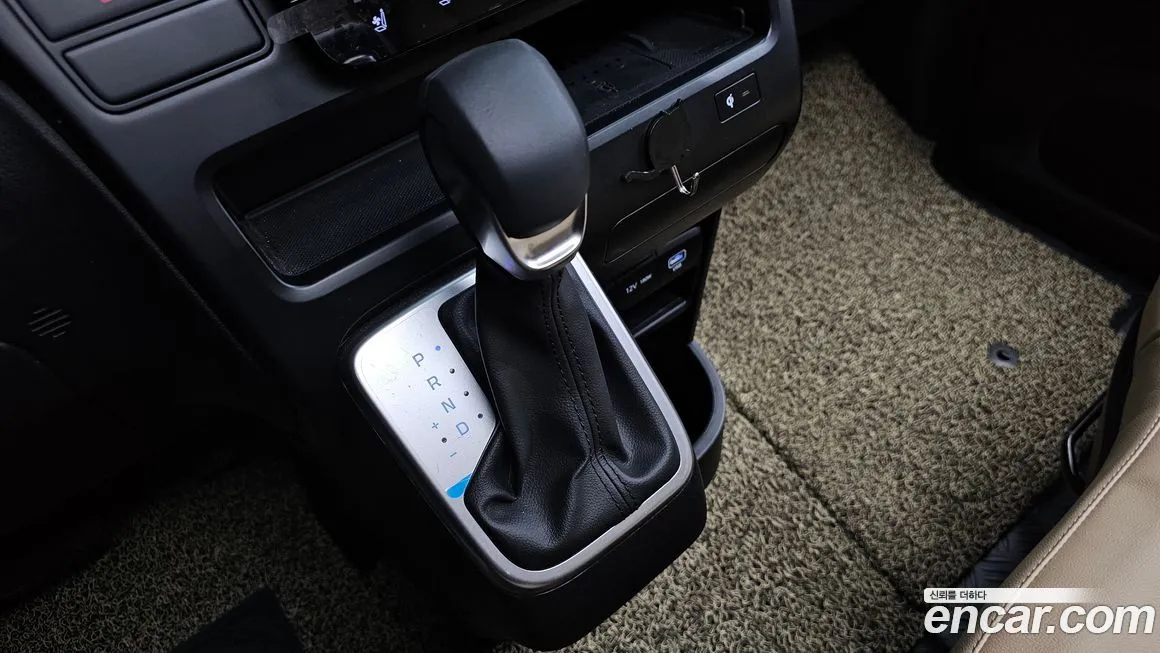 Hyundai Staria — фото 3