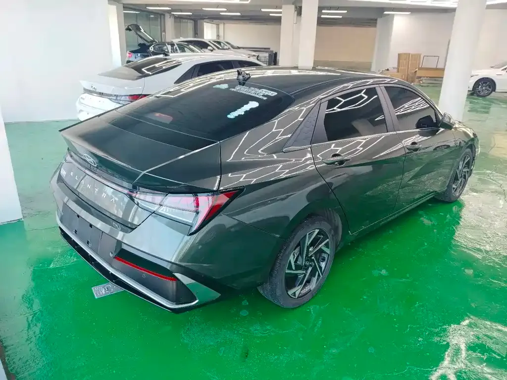Hyundai Elantra 2023 из CN, фото 2