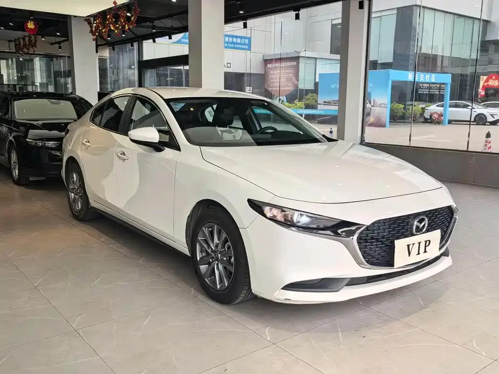 Mazda 3 Axela 2022 из CN, фото 1