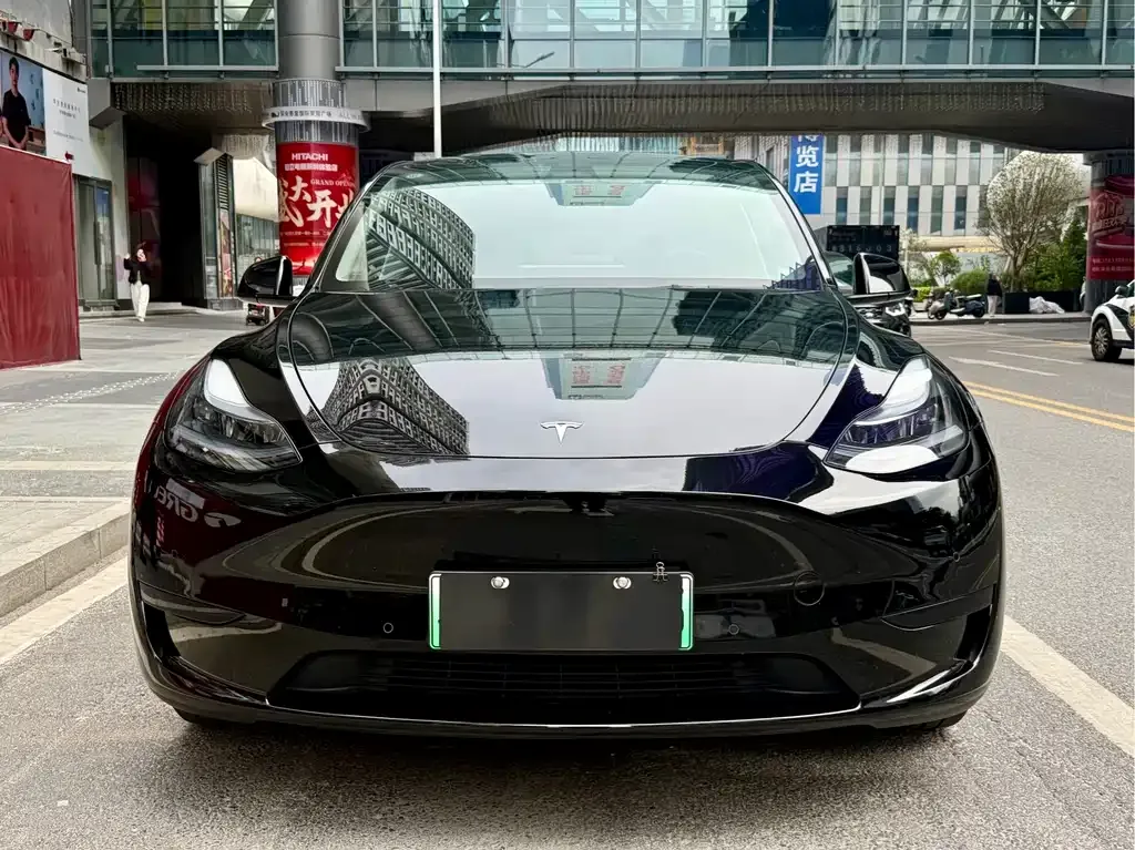 Tesla Model Y 2023 из CN, фото 8