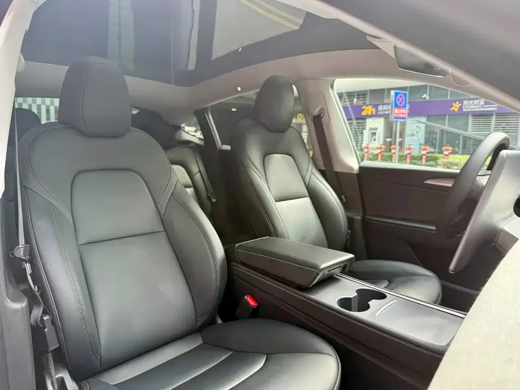 Tesla Model Y 2023 из CN, фото 3