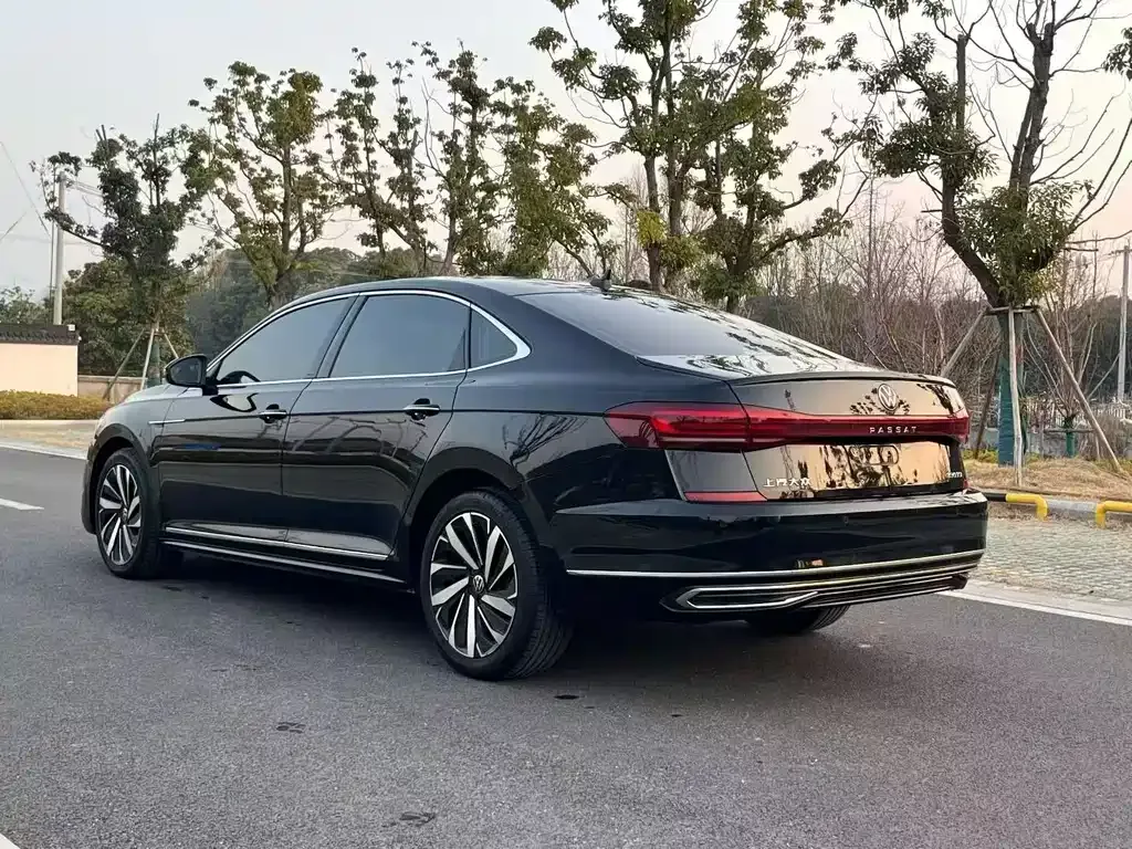 Volkswagen Passat — фото 8