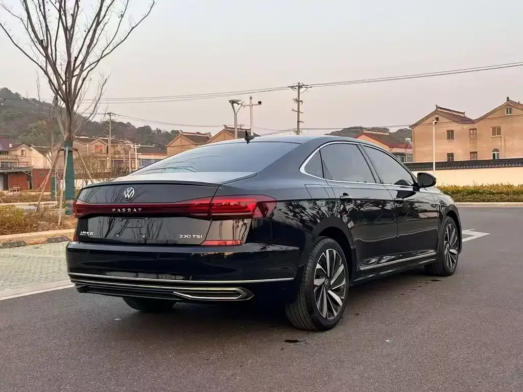 Volkswagen Passat — фото 7