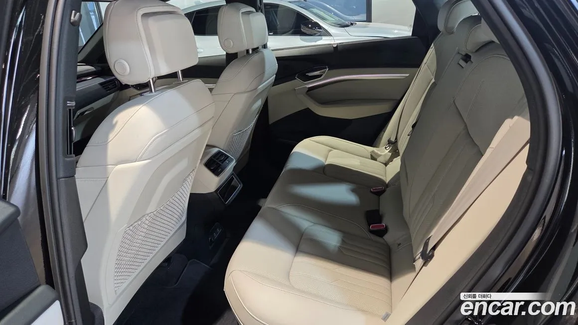 Audi Q8 e-tron 2024 из KR, фото 5