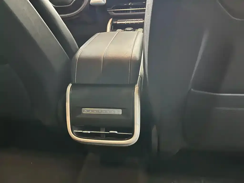 Lincoln Nautilus 2023 из CN, фото 2