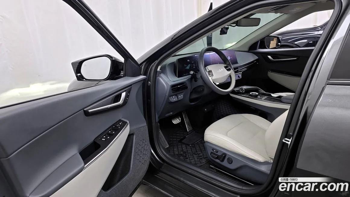 Kia EV6 2023 из KR, фото 2