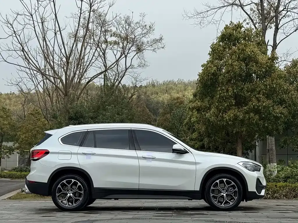 BMW X1 — фото 10