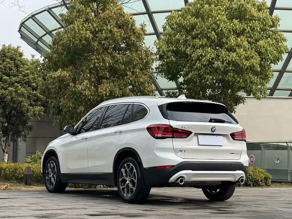 BMW X1 — фото 9