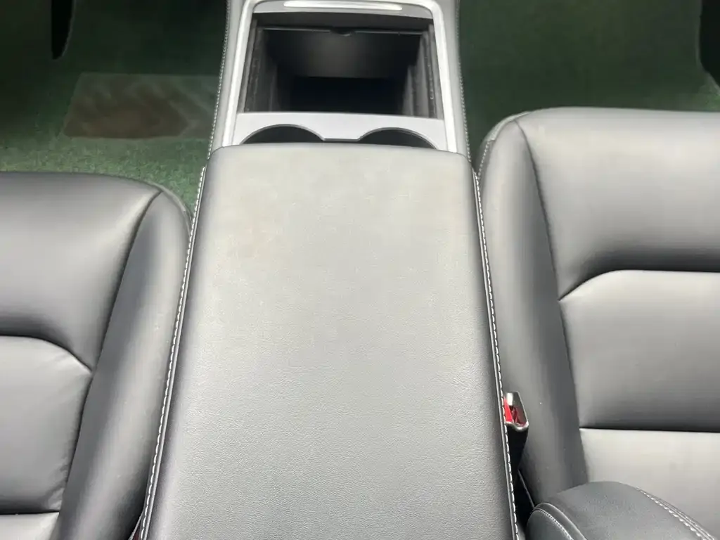 Tesla Model Y 2023 из CN, фото 4