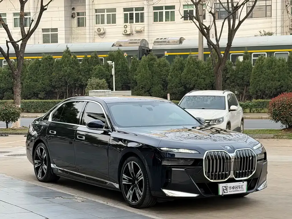BMW i7 2024 из CN, фото 3