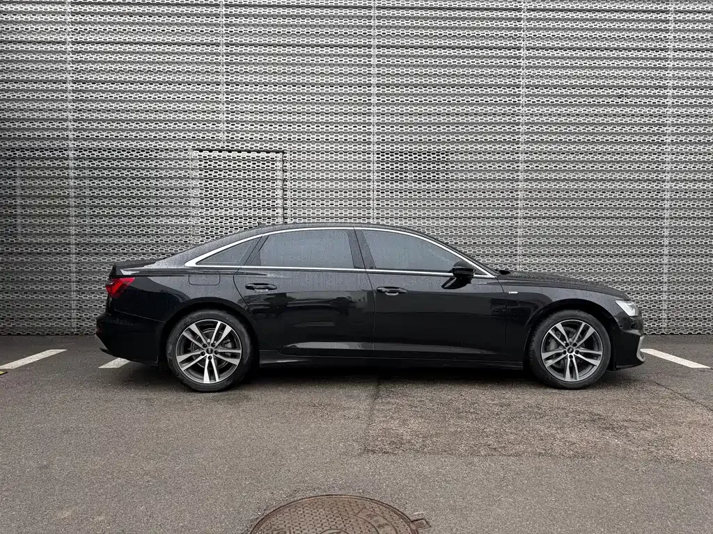 Audi A6L 2023 из CN, фото 6