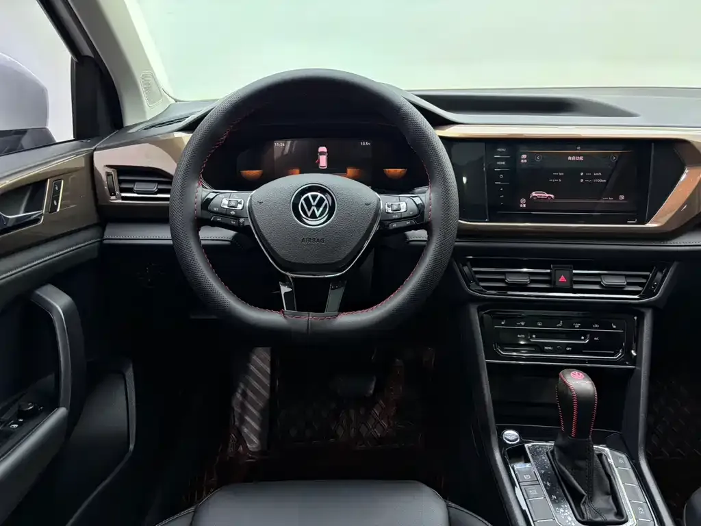 Volkswagen Tharu — фото 4