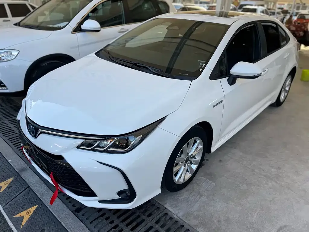 Toyota Corolla — фото 1
