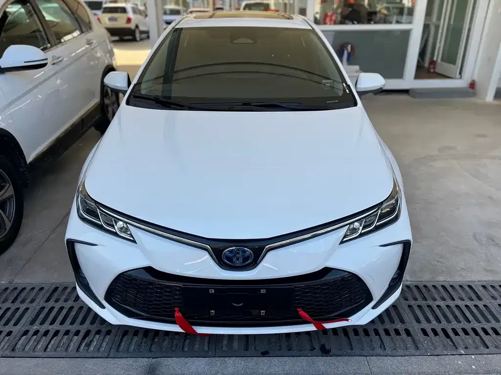Toyota Corolla — фото 10
