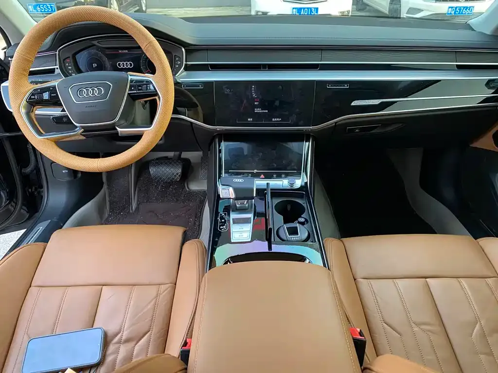 Audi A8 — фото 4