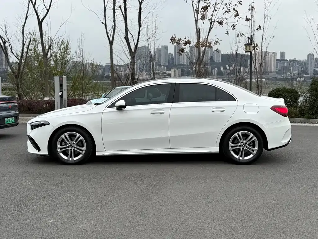 Mercedes-Benz A-Class 2024 из CN, фото 9