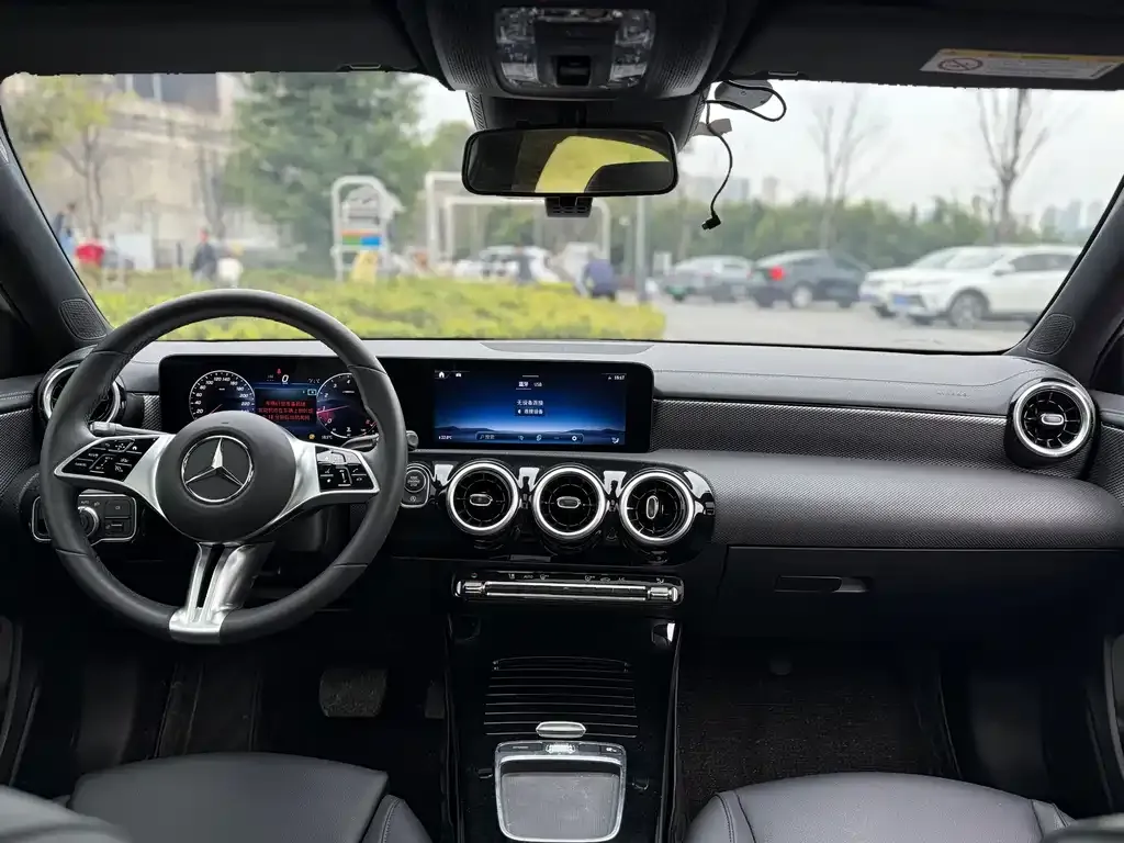 Mercedes-Benz A-Class 2024 из CN, фото 7