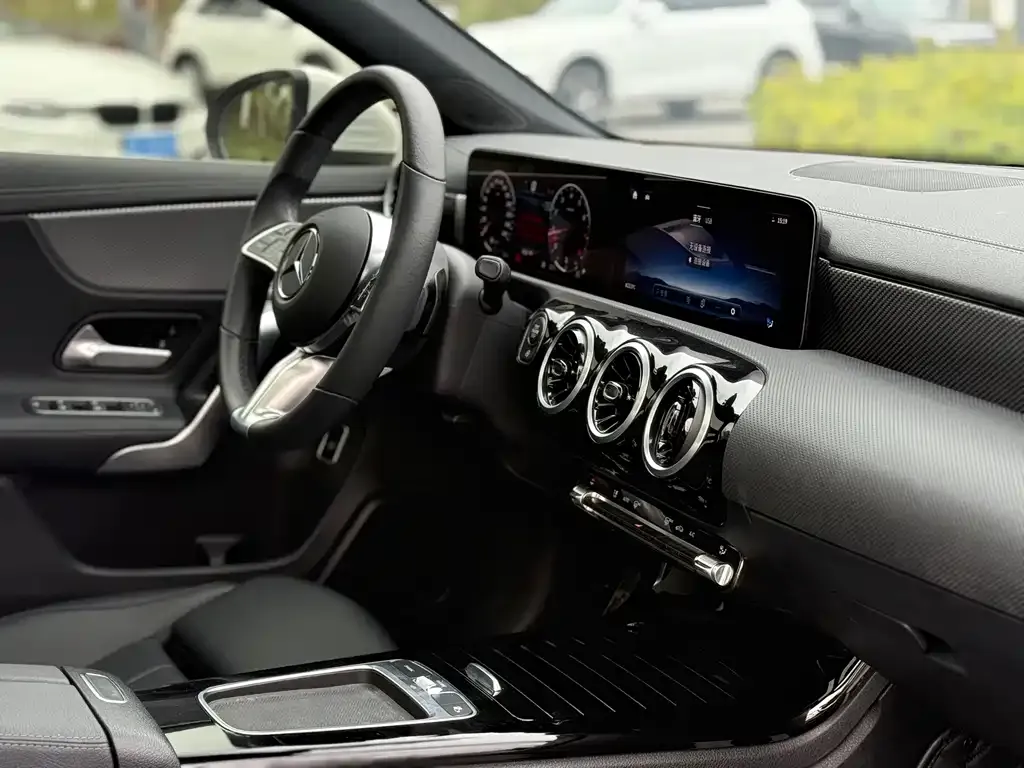 Mercedes-Benz A-Class 2024 из CN, фото 3
