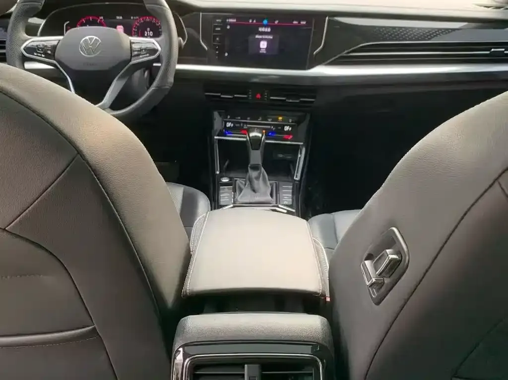 Volkswagen Passat 2024 из CN, фото 3