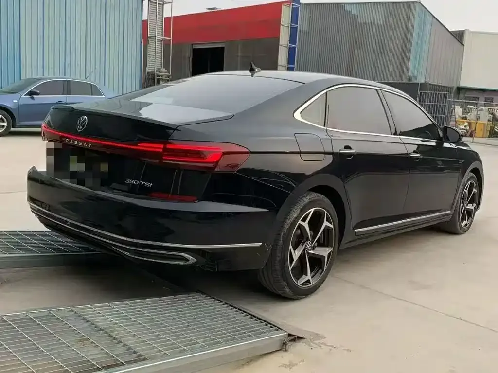 Volkswagen Passat 2024 из CN, фото 2
