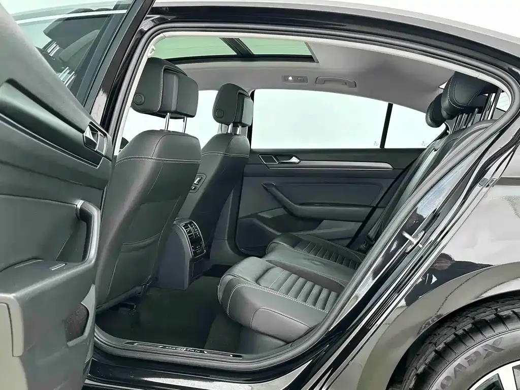 Volkswagen Magotan 2022 из CN, фото 10